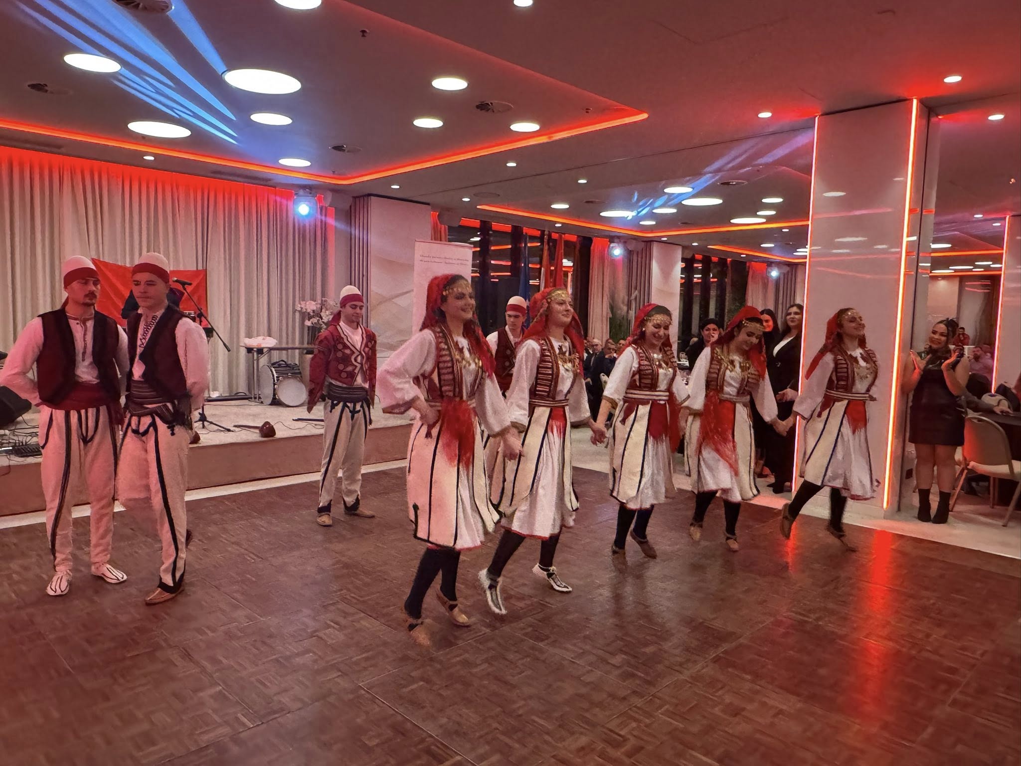 Shoqëria Kulturore “SHKËNDIJA” në sallën e koncerteve Vatroslav Lisinski / Kulturno Društvo “SHKËNDIJA” u koncertnoj dvorani Vatroslava Lisinskog